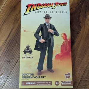 Hasbro Indiana Jones Adventure Series Doctor Jürgen Voller Action Figure